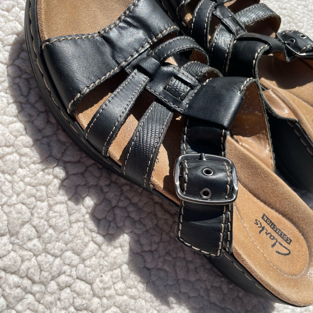❣️❤️ Clark’s Sandals size 9 ❤️❣️